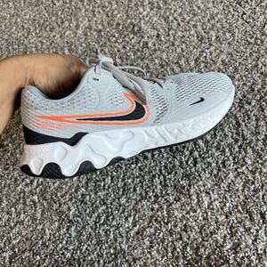 Nike Men's White and Orange Running Shoes